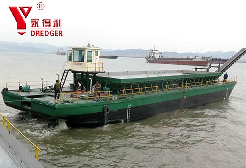 TRANSPORT BARGE